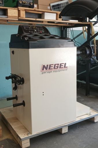 Computerized Car wheel balancer, W-612B