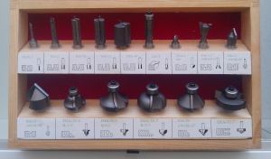 15 τεμάχια Σετ κοπτικών προφίλ με ξύλινη θήκη Ø8