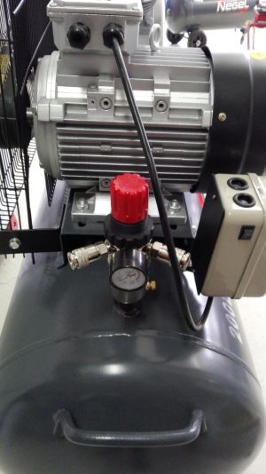 200 л. Бутален трифазен компресор с ремъчно задвижване, 51019