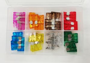 40 τεμάχια Τυπικές αυτοκινητιστικές ασφάλειες τύπου λεπίδας 3-30A, 1305083005