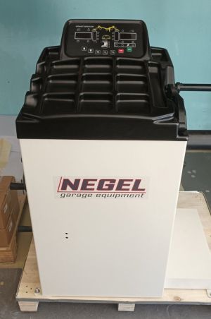 Computerized Car wheel balancer, W-612B