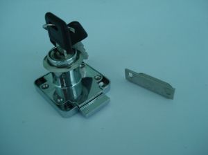 Κλειδαριά ντουλαπιού, ελατηριωτός σύρτης, χρώμιο 338